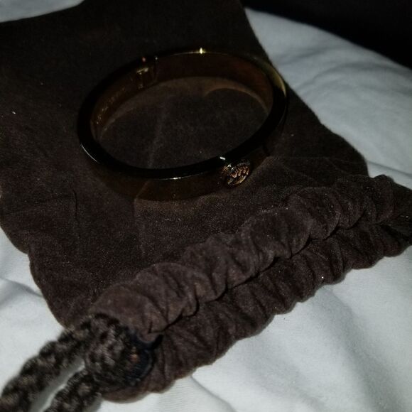 MICHAEL KORS GOLD COLOR BRACELET WITH LOGO PLAQUE WITH ORIGINAL BOX - Picture 11 of 16